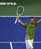 ميدفيديف يواجه خريكسبور في محاولة لحصد لقبه الثاني في دبي