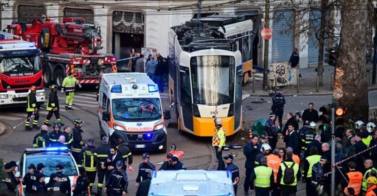 خروج "ترام" عن مساره بوسط ميلانو.. وميلوني تعلق على الحادث