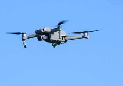 الإمارات توقف جميع تصاريح طائرات "الدرونز" أسبوعًا