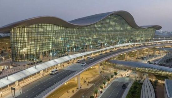 وفاة و7 إصابات في استهداف مطار زايد الدولي