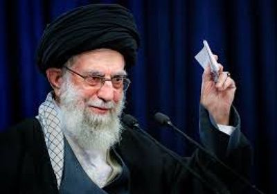 الحرس الثوري الإيراني يتوعد قتلة خامنئي بعقاب شديد