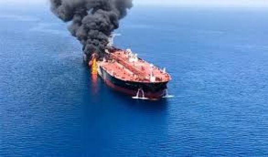 استهداف ناقلة نفط قبالة سواحل عُمان