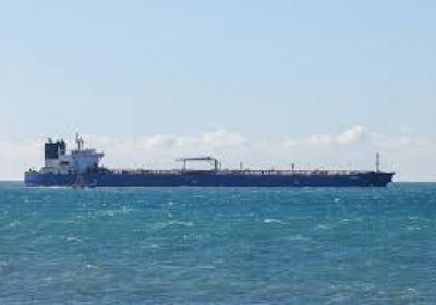 مئات الناقلات والسفن تتوقف في الخليج مع تصاعد الحرب