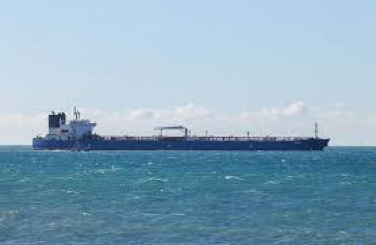 مئات الناقلات والسفن تتوقف في الخليج مع تصاعد الحرب