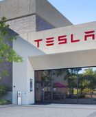 قضاء ميامي يرفض طعن "تسلا" ويُثبّت حكما بالتعويض