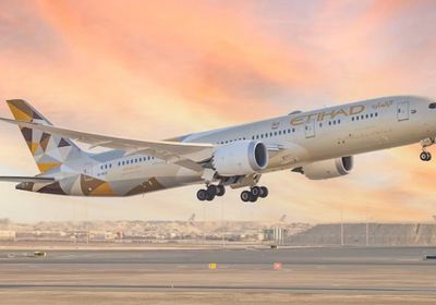 "الاتحاد للطيران" تمدد تعليق رحلاتها من وإلى أبوظبي