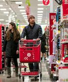 تحسن محدود في ثقة المستهلك الأميركي خلال فبراير