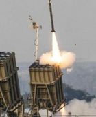 الدفاعات الإسرائيلية تعترض صواريخ إيرانية وسقوط أحدها بالقدس