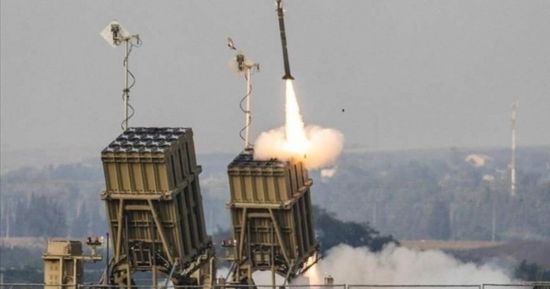 الدفاعات الإسرائيلية تعترض صواريخ إيرانية وسقوط أحدها بالقدس