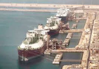 "قطر للطاقة" تخفض العمالة في رأس لفان وتوقف عبور الناقلات