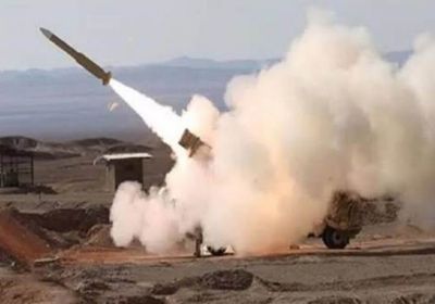 الدفاعات الجوية الإماراتية تتعامل مع رشقة صواريخ باليستية