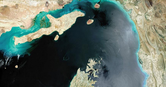 بكين تدعو إلى حماية إمدادات الغاز والملاحة في هرمز