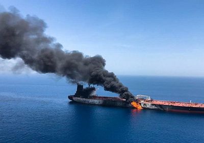 انفجار قوي قرب سفينة شرقي مسقط