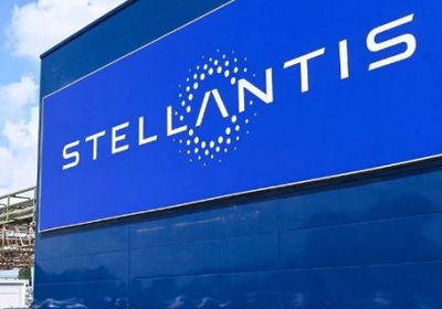 "ستيلانتيس" تسجل أول خسارة سنوية في تاريخها