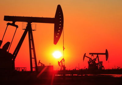 أسعار النفط تتحول للانخفاض مع تعهد "ترامب" بتأمين الملاحة