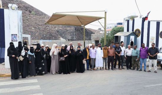 لليوم الـ11.. كوادر أمانة الانتقالي تواصل وقفتها الاحتجاجية في عدن