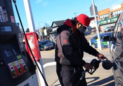 أسعار الديزل في أمريكا تتجاوز 4 دولارات لأول مرة منذ عامين