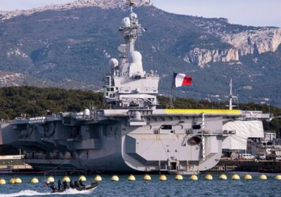 حاملة الطائرات الفرنسية "شارل ديغول" تصل البحر المتوسط