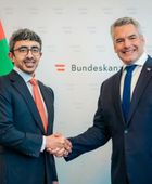 وزير الخارجية الإماراتي يلتقي مستشار النمسا في فيينا