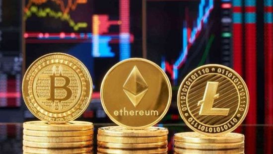 تباين أداء العملات المشفرة مع ميل إلى الانخفاض