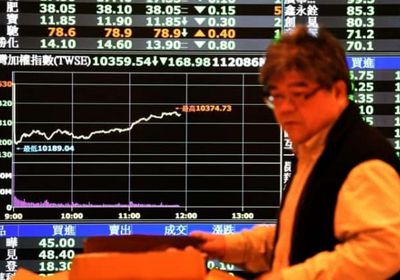 الأسهم اليابانية تتكبد أقسى خسارة أسبوعية منذ عام