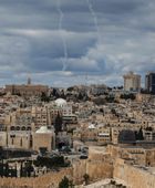 دوي صفارات الإنذار وانفجارات في القدس