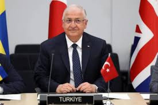 وزير الدفاع التركي يقلل مخاطر اندلاع نزاع مباشر مع إسرائيل