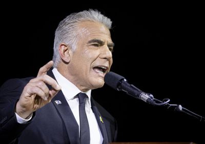 زعيم المعارضة الإسرائيلية يدعو لتدمير كافة مصافي النفط الإيرانية