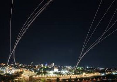 إسرائيل ترصد رشقة صواريخ قادمة من إيران