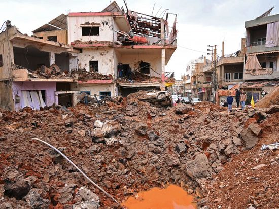 11 قتيلا و5 إصابات في غارات إسرائيلية ليلية على جنوب لبنان