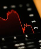 جيه بي مورجان يحذر من استمرار موجة البيع في قطاع البرمجيات