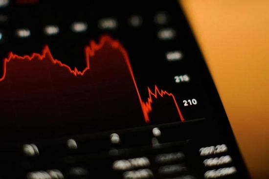 جيه بي مورجان يحذر من استمرار موجة البيع في قطاع البرمجيات