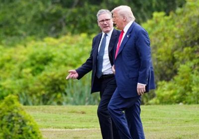 هاتفياً.. ستارمر وترامب يناقشان التطورات في الشرق الأوسط