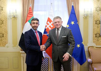 وزير الخارجية الإماراتي يلتقي رئيس وزراء سلوفاكيا في براتيسلافا