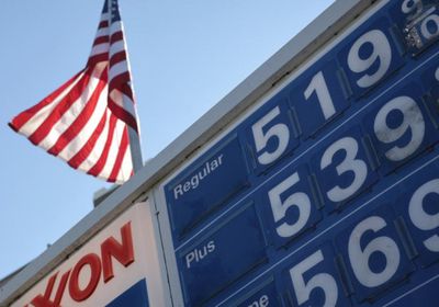 ارتفاع أسعار البنزين الأمريكية لأعلى مستوى منذ عامين