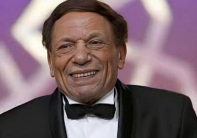 مفاجأة لجمهور الزعيم.. عادل إمام يبدأ تسجيل مذكراته المصورة في مشروع تلفزيوني جديد