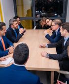 الشيخ عبدالله بن زايد ووزير خارجية ألمانيا يناقشان في نيقوسيا تهديدات إيران وأمن المنطقة