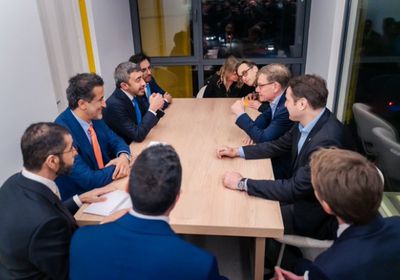 الشيخ عبدالله بن زايد ووزير خارجية ألمانيا يناقشان في نيقوسيا تهديدات إيران وأمن المنطقة