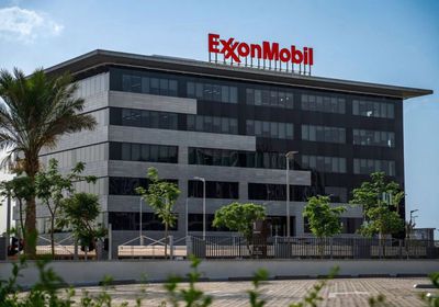 إكسون موبيل تُجلي موظفيها غير الأساسيين من الشرق الأوسط