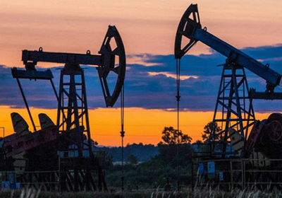 النفط يواصل الصعود وسط شكوك في كفاية الاحتياطيات الدولية