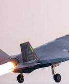 الجيش الأميركي يحذّر من احتمال ضرب الموانئ الإيرانية على مضيق هرمز