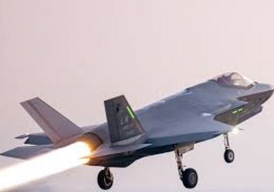 الجيش الأميركي يحذّر من احتمال ضرب الموانئ الإيرانية على مضيق هرمز