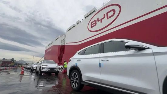 مبيعات "بي واي دي" تهبط 36% في الصين