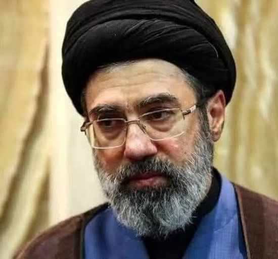 مجموعة إيرانية معارضة: تعيين مجتبى خامنئي يجعل إيران "ملكية وراثية"