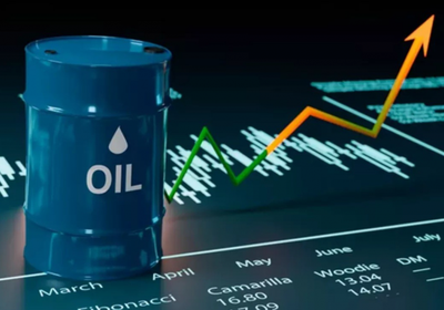 أسعار النفط تغلق فوق 100 دولار للبرميل لأول مرة منذ 2022