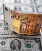 اليورو بأدنى مستوى في 7 أشهر مع لجوء المستثمرين للدولار