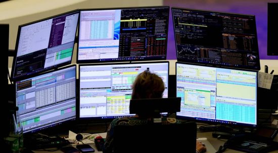 بورصات أوروبا تعمق خسائرها بضغط من صدمة الطاقة