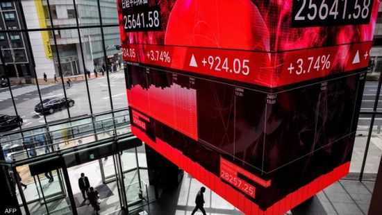 بورصة طوكيو تواصل النزيف وهوندا تتوقع خسارة تاريخية