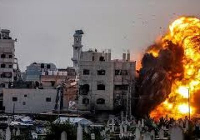 70 قتيلًا في غارات على مسجد وسط إيران