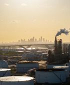 أسعار النفط تتجاوز 103 دولارات للبرميل